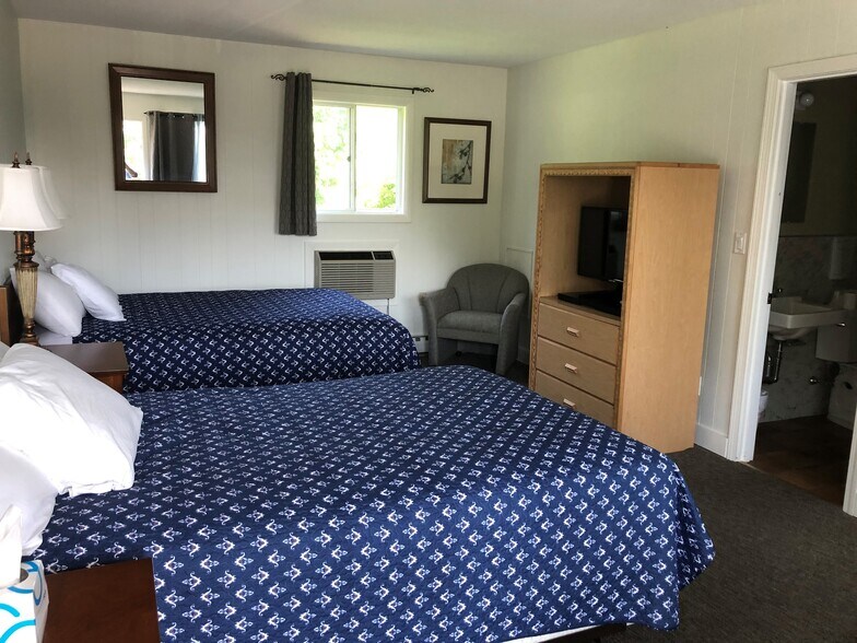 More Photos Of 876 Post Rd, Wells Hotel For Sale