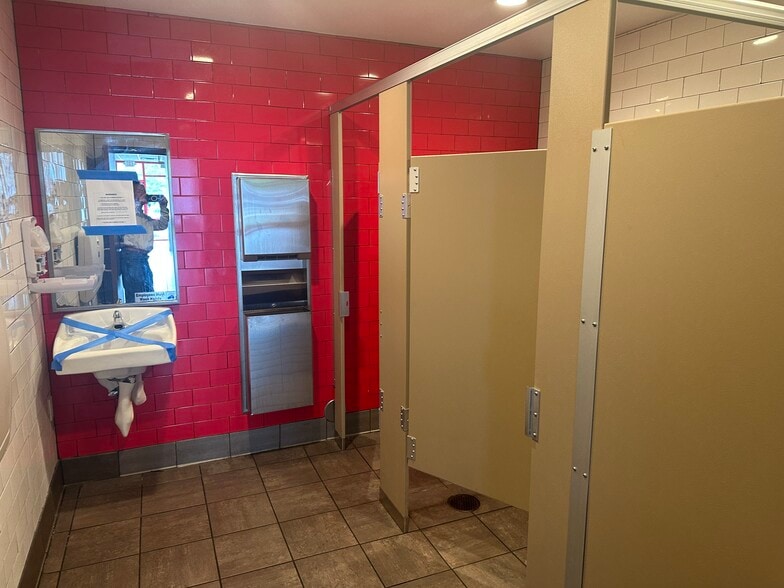 More Photos Of 2365 Pleasant Hill Rd, Duluth Fast Food For Lease