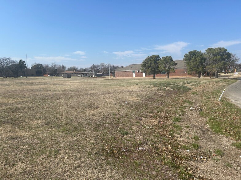 More Photos Of 1402 31st St, Lawton Land For Sale