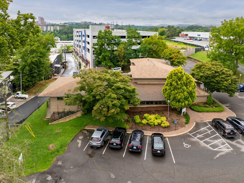 More Photos Of 90 Asheland Ave, Asheville Medical For Sale