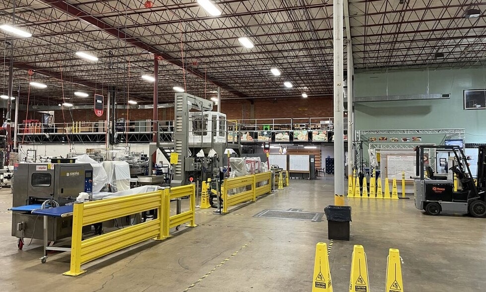 More Photos Of 1734 Centennial Blvd, San Antonio Warehouse For Lease