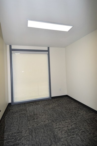 More Photos Of 26022 Budde Rd, The Woodlands Loft Creative Space For Lease