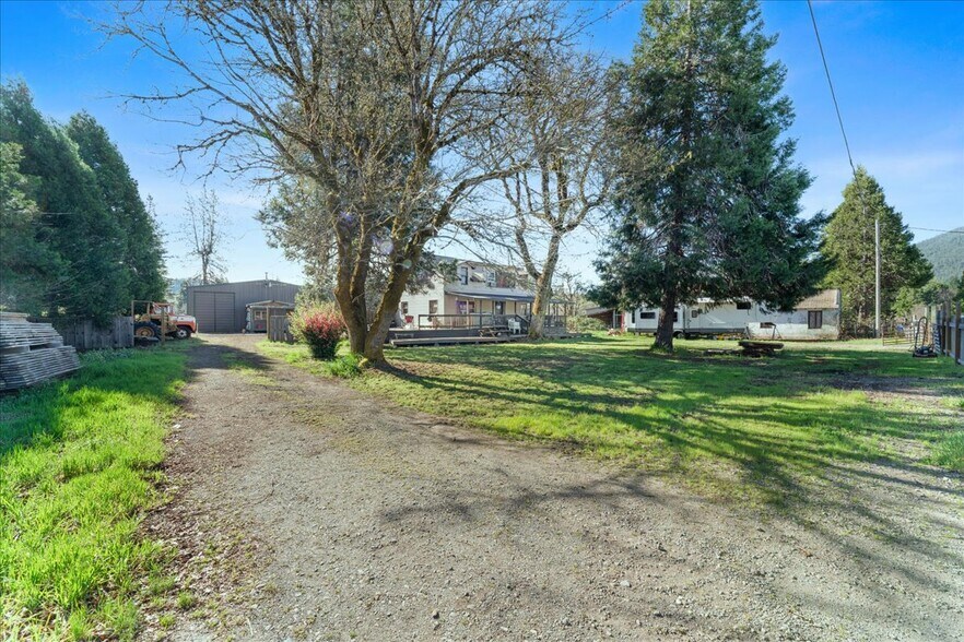 More Photos Of 125 Hogue Dr, Selma Industrial For Sale