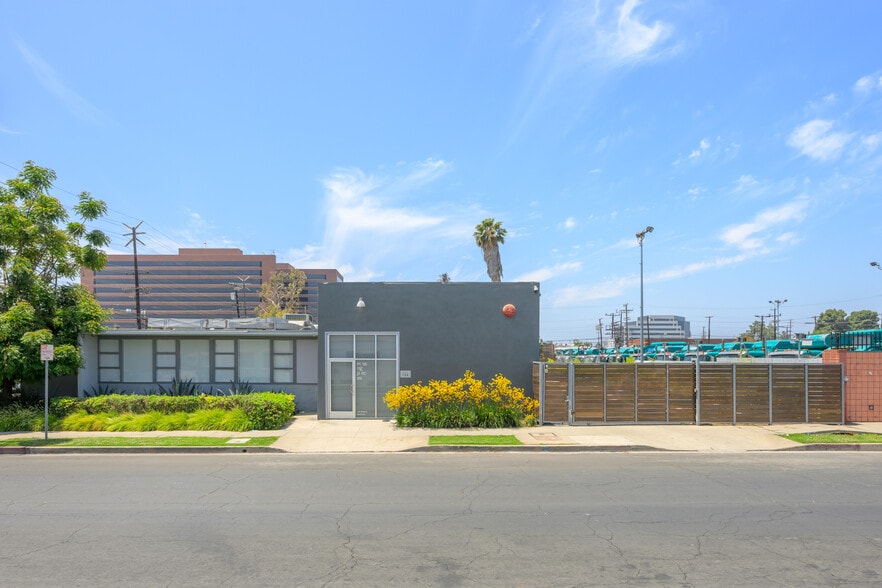 More Photos Of 11751 Mississippi, Los Angeles Office For Sale