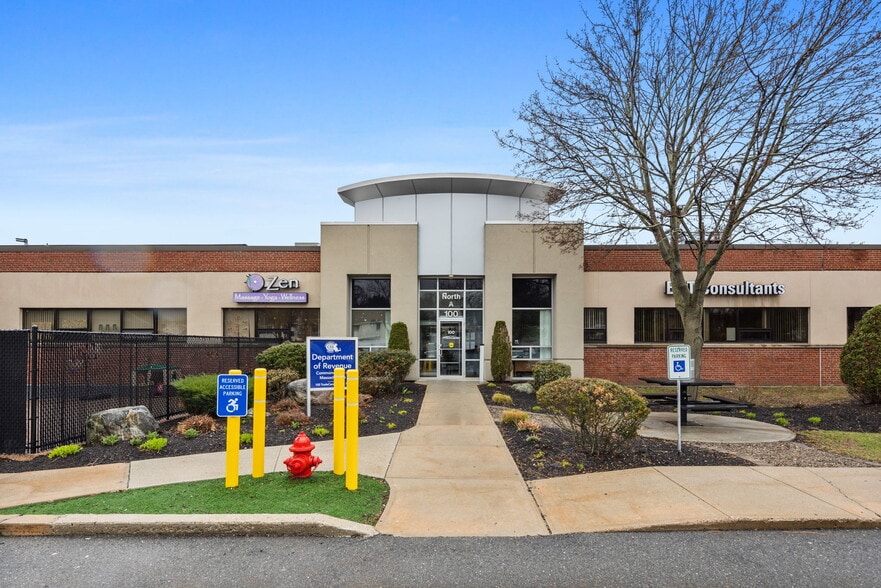 More Photos Of 100 Tradecenter Dr, Woburn Medical For Lease