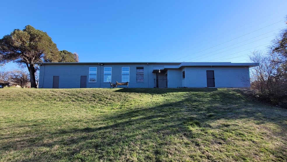 More Photos Of 2945 Sunnyvale St, Dallas Religious Facility For Sale