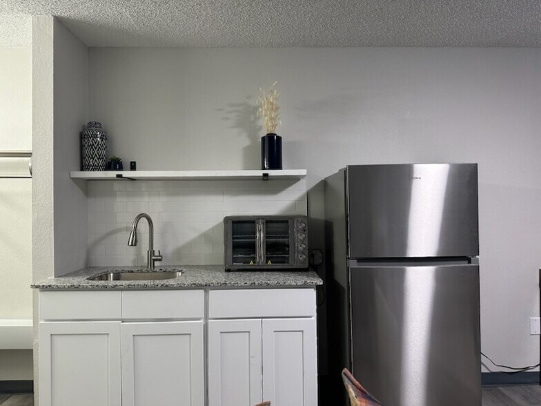 More Photos Of 1000 S Futrall Dr, Fayetteville Apartments For Sale