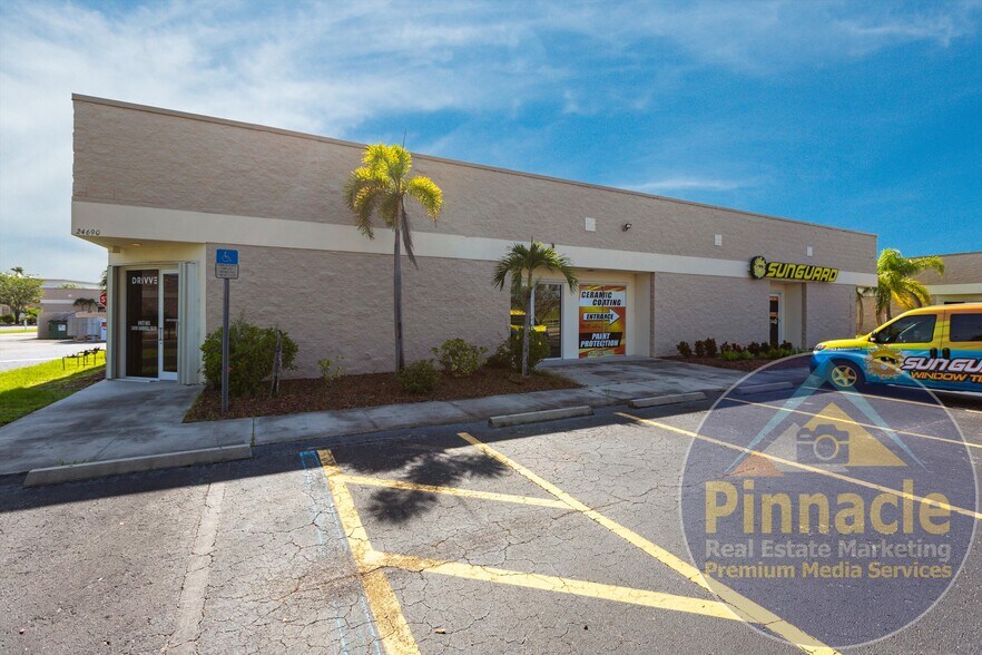 More Photos Of 24690 Sandhill Blvd, Punta Gorda Warehouse For Lease
