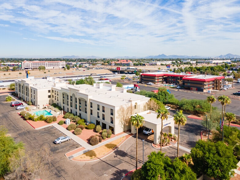 More Photos Of 5152 W Latham St, Phoenix Hotel For Sale