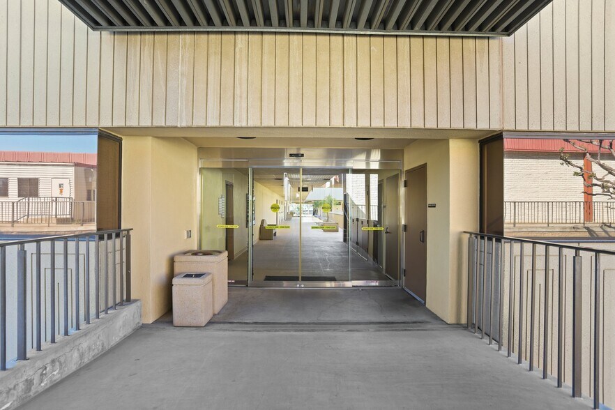 More Photos Of 999 N Tustin Ave, Santa Ana Office For Sale