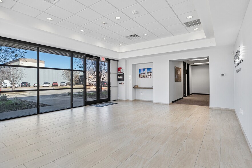 More Photos Of 6754-6758 Northwinds Dr, Houston Warehouse For Lease