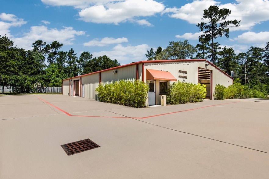 More Photos Of 28925 Nichols Sawmill Rd, Magnolia Warehouse For Sale