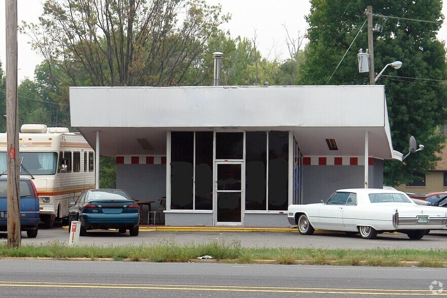 More Photos Of 9067 Pendleton Pike, Indianapolis Auto Dealership For Lease