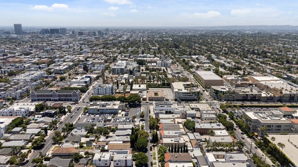More Photos Of 737 N Ridgewood Pl, Los Angeles Apartments For Sale