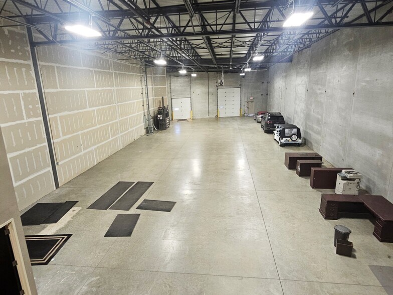 More Photos Of 1603 Rock Creek Blvd, Joliet Distribution For Lease