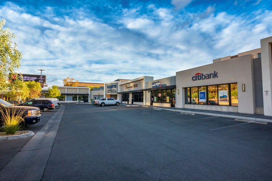 More Photos Of 3900-3910 Paradise Rd, Las Vegas Storefront Retail Office For Lease