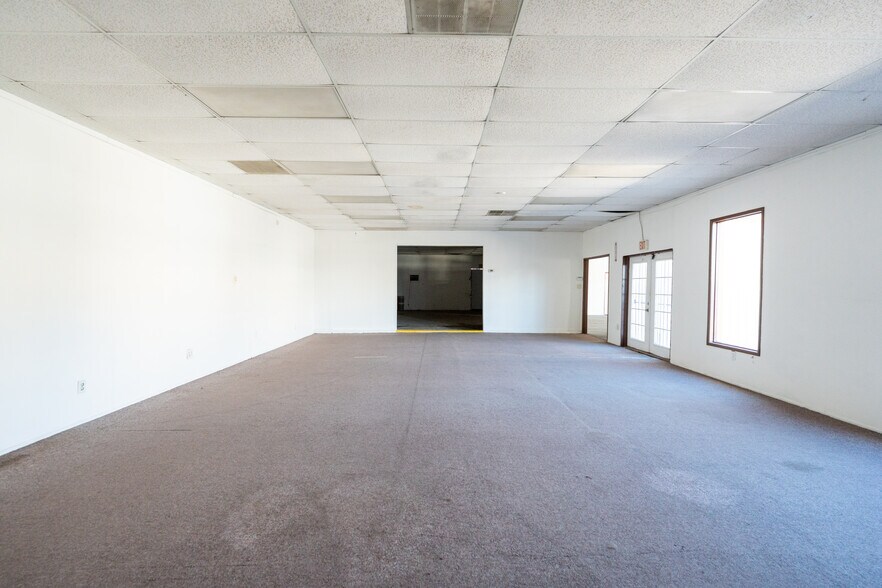 More Photos Of 601 Broadway St, El Centro Storefront For Sale