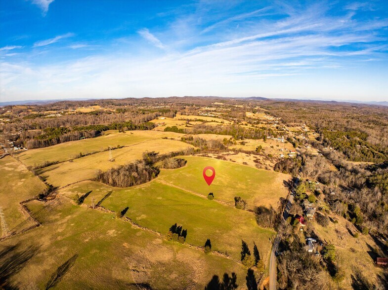 More Photos Of 520 Thorngrove pike, Kodak Land For Sale