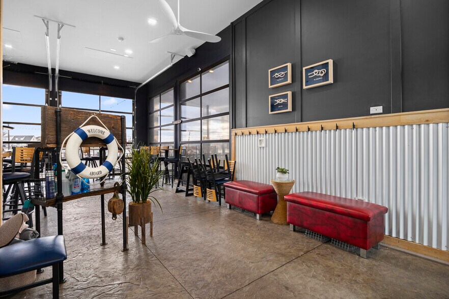 More Photos Of 2330 River Ave, Sandusky Restaurant For Sale