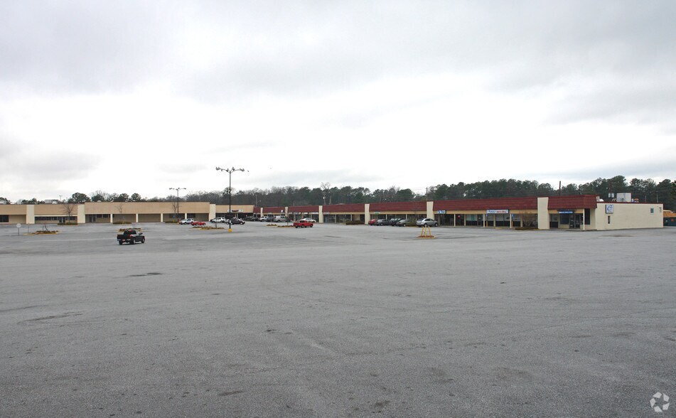 More Photos Of 4827-4903 Old National Hwy, College Park General Retail For Lease