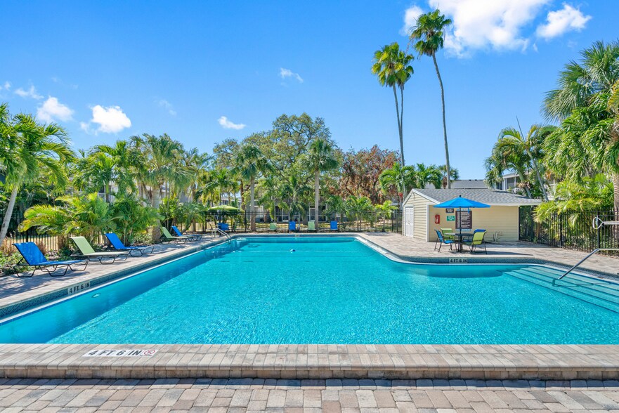 More Photos Of 2148 54th Ave S, Saint Petersburg Apartments For Sale