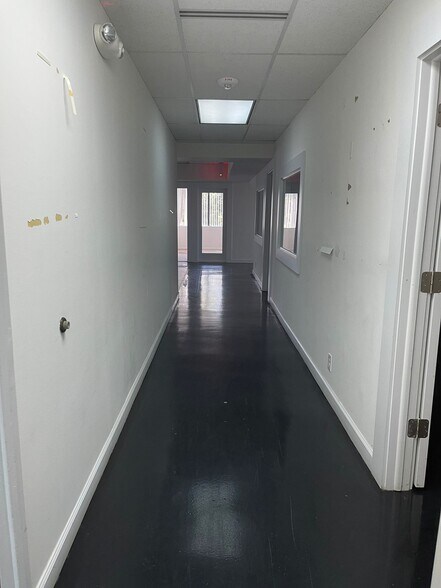 More Photos Of 18305 Biscayne Blvd, Aventura Office For Lease