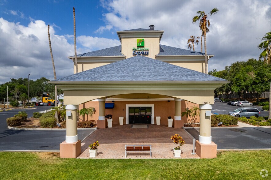 More Photos Of 1810 S Highway 27, Clermont Hotel For Sale
