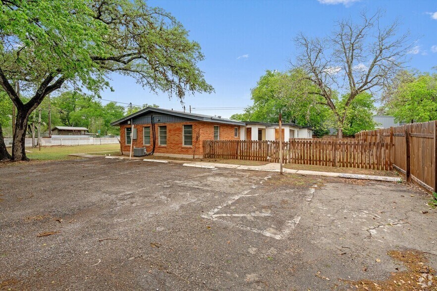 More Photos Of 10205 Old Manchaca Rd, Austin Flex For Lease