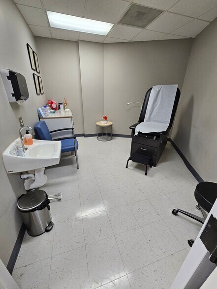 More Photos Of 5635 Peachtree Pky, Peachtree Corners Medical For Lease