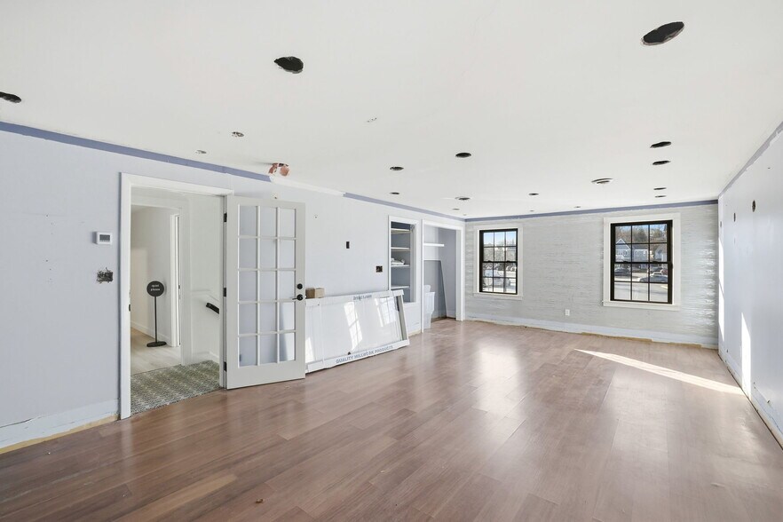 More Photos Of 57 Water St, Hingham Storefront Retail Office For Sale