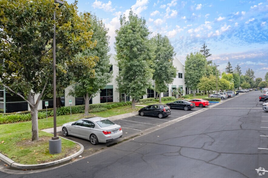 More Photos Of 222 E Huntington Dr, Monrovia Medical For Lease