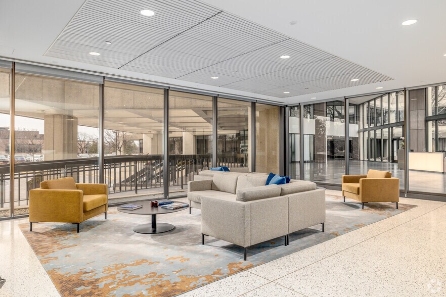 Photo of 3rd Floor Ste 2211/305