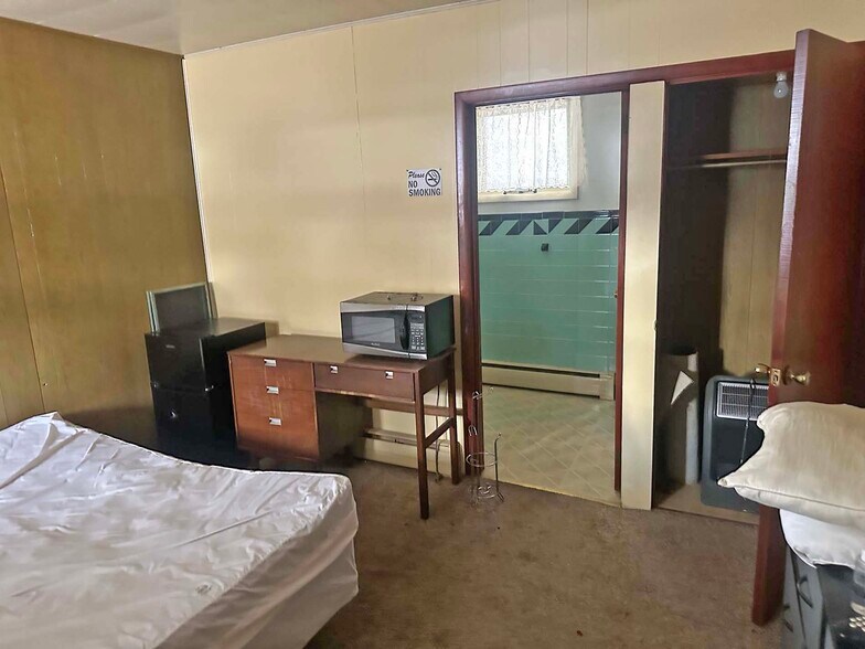 More Photos Of 982 W Center St, Sheppton Bar For Sale