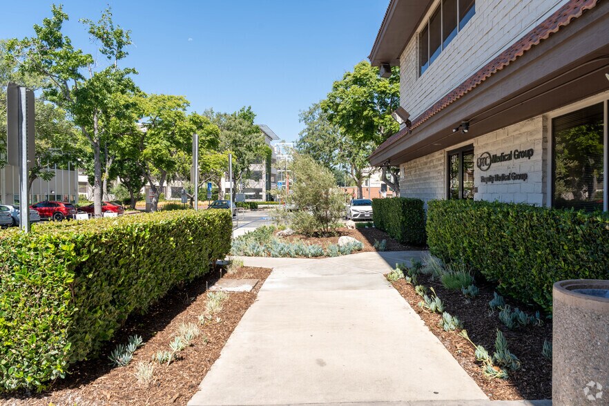 More Photos Of 1818 N Orange Grove Ave, Pomona Medical For Lease