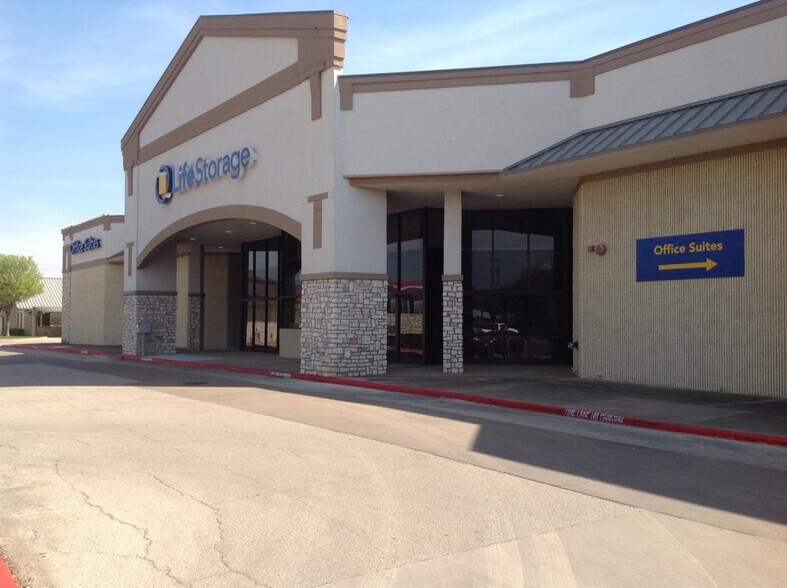 More Photos Of 4303 S Bowen Rd, Arlington Self Storage For Lease