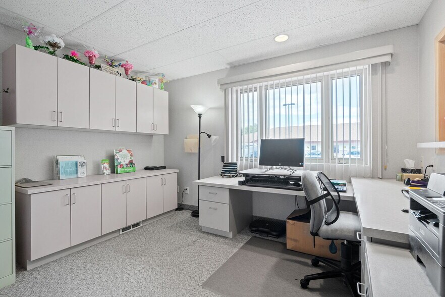 More Photos Of 3366-3368 NW Bunker Lake Blvd, Andover Medical For Sale