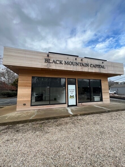 More Photos Of 81 Montauk Hwy, Wainscott General Retail For Lease