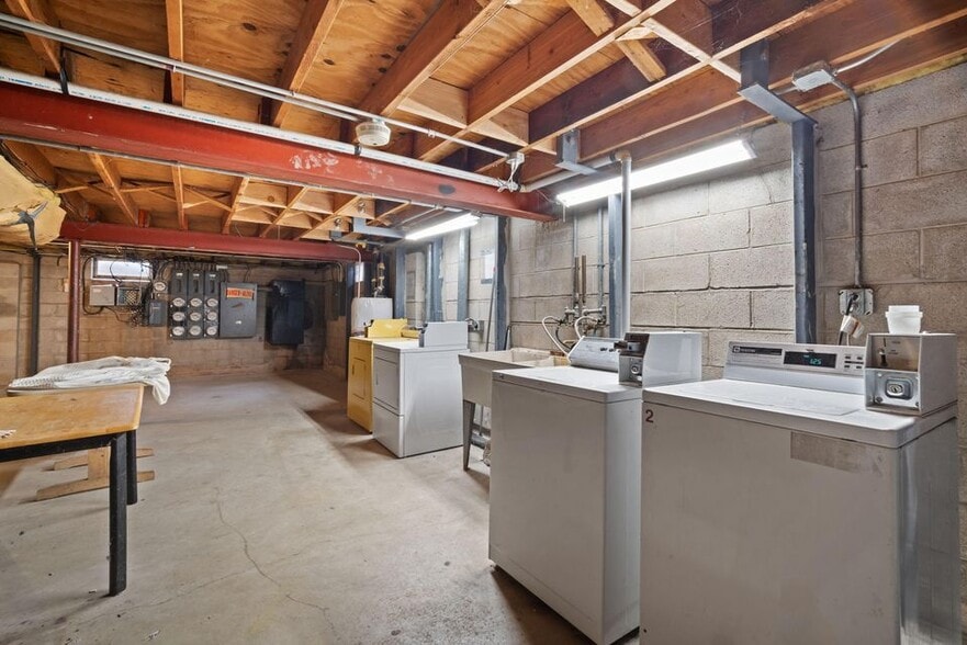 More Photos Of 9015 N 96th St, Milwaukee Apartments For Sale