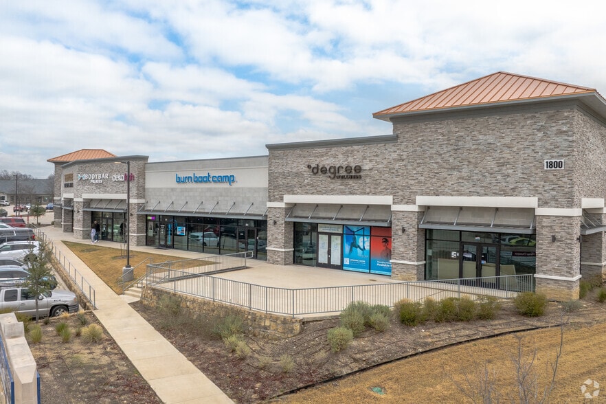 More Photos Of 1800 N Stonebridge Dr, McKinney Freestanding For Lease