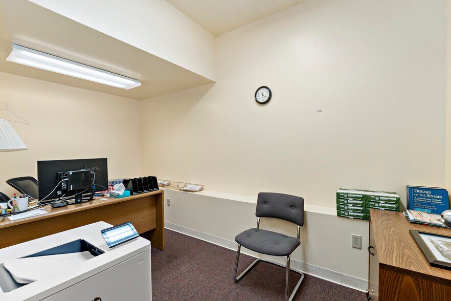 More Photos Of 7125 Saltsburg Rd, Pittsburgh Medical For Sale