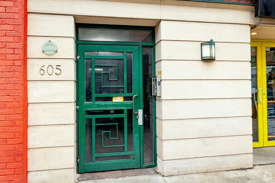 More Photos Of 605-607 Manhattan Ave, Brooklyn Apartments For Lease