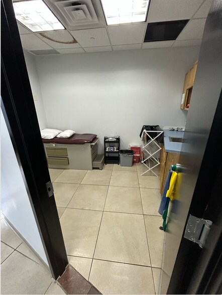 More Photos Of 433 Sussex St, Paterson Storefront Retail Residential For Lease