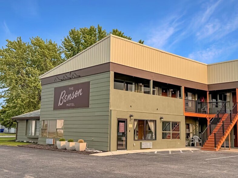 More Photos Of 600 22nd St, Benson Hotel For Sale