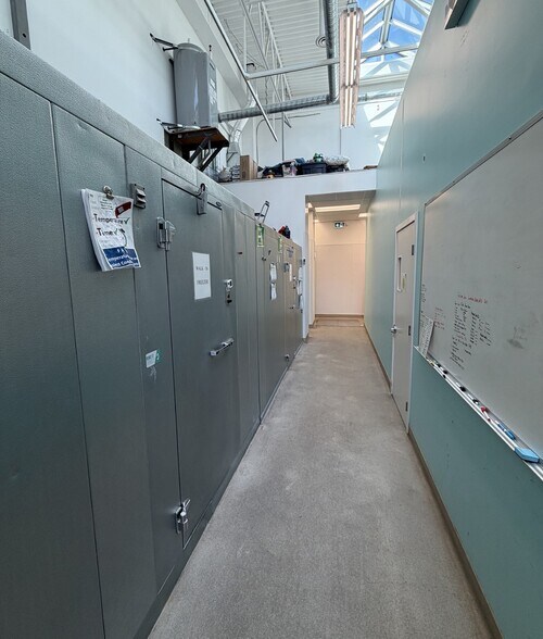 More Photos Of 980 W 1st St, North Vancouver District Research And Development For Lease