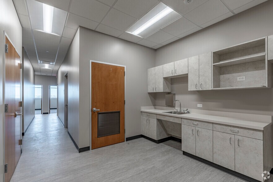 More Photos Of 1180 Seton Pky, Kyle Medical For Lease