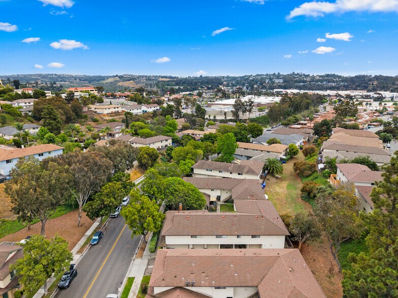 More Photos Of 2139 Via Esmarca, Oceanside Apartments For Sale