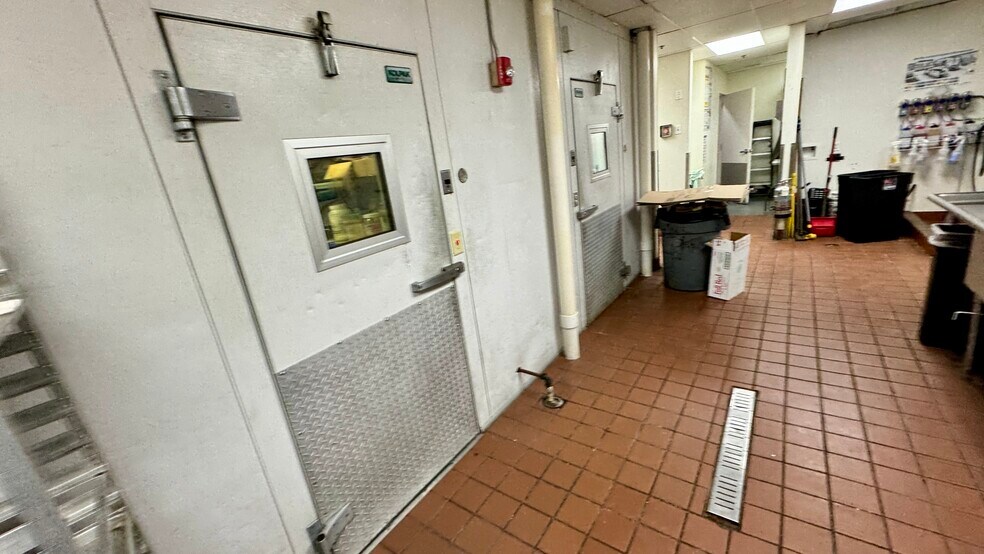 More Photos Of 3333 Hwy 10 E, Moorhead Restaurant For Sale