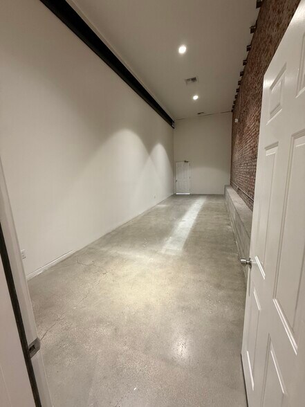 More Photos Of 5235-45 Lankershim Blvd, North Hollywood General Retail For Lease