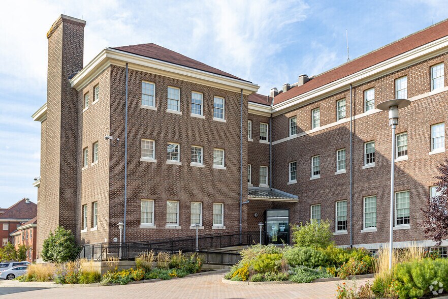 More Photos Of 4747 S Broad St, Philadelphia Office For Lease