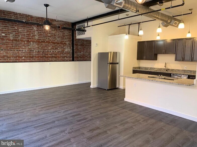 More Photos Of 833 N Market St, Wilmington Office Residential For Sale